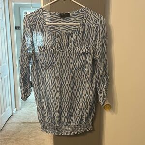 Chic Blue and White Patterned Blouse